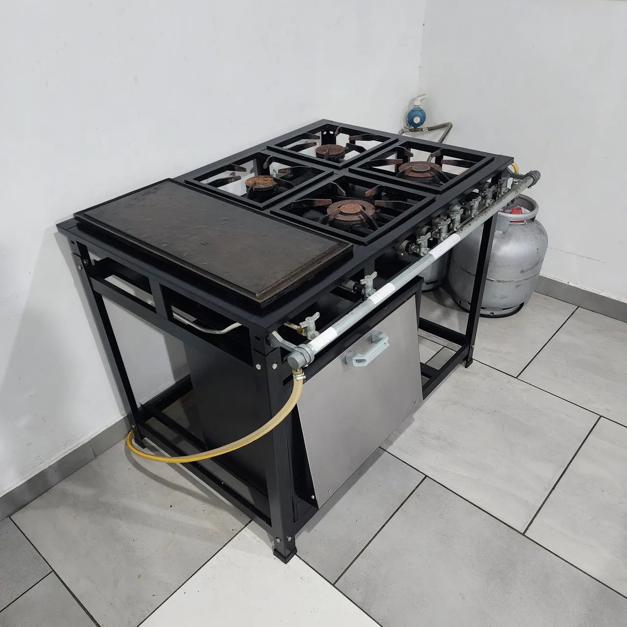 FOGÃO INDUSTRIAL 4 BOCAS COM CHAPA E FORNO - PROFISSIONAL - Foto 2