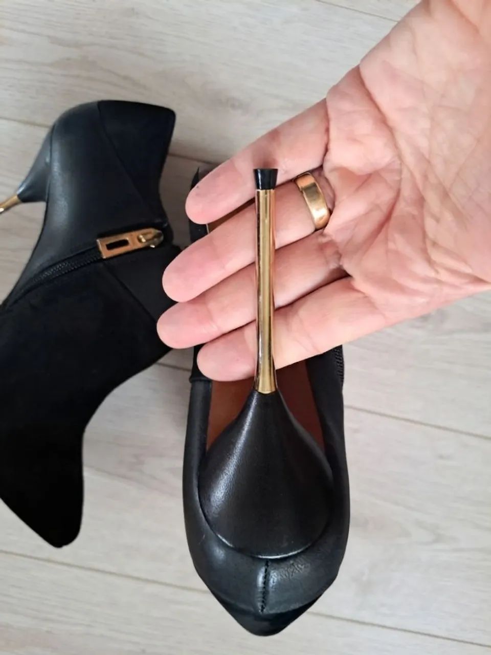 Bota Schutz Couro Legítimo tam 38.  - Foto 4