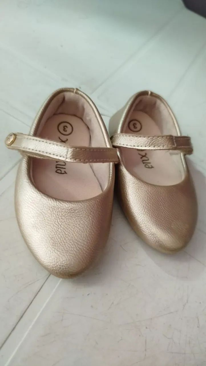 Sapato semi novo numeração 3 