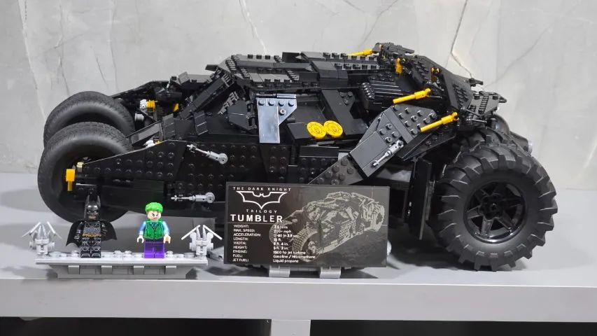Lego Tumbler do Batman modelo 76240 montado - Foto 2