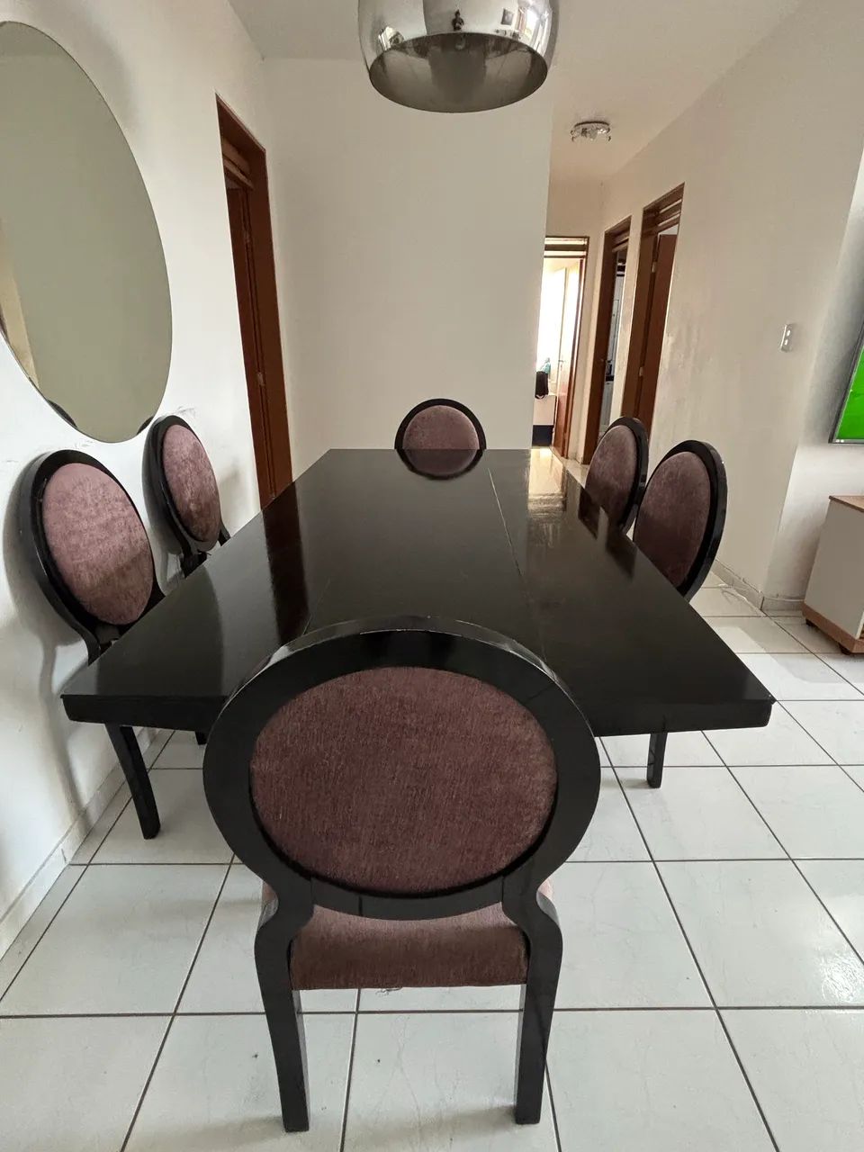 Mesa em madeira maciça 