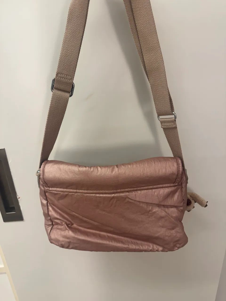 Bolsa Kipling Metalizada Rosa Original  - Foto 2