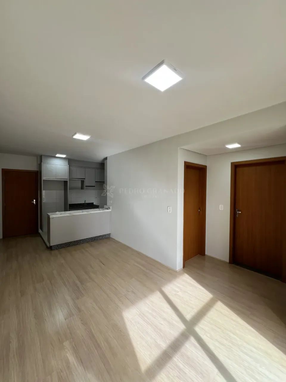 Apartamento com 02 dormitórios - Vila Marumby - Foto 2