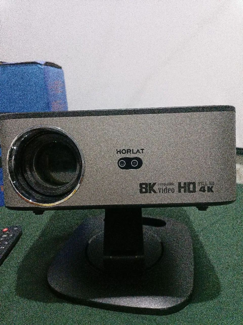 Vendo lindo projetor novo Horlat excelente imagem , som alto , super conservado na caixa. - Foto 5