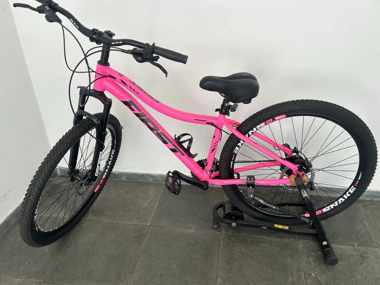 Par de Bicicletas Aro 29 FIRST Zeras (Feminina e Masculina) + Brinde