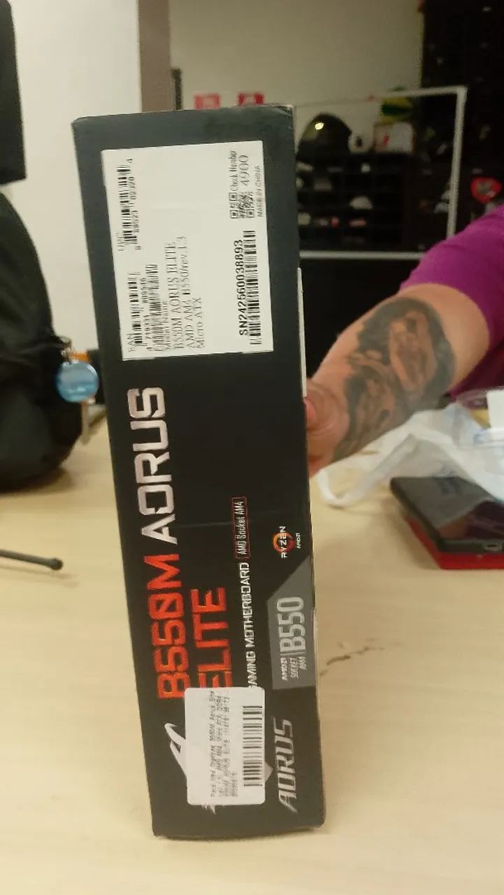 Placa de vídeo Gigabyte B550M AORUS Elite  valor 1.300 - Foto 2
