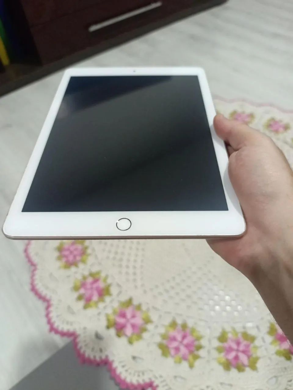 iPad 6ª Geração 128GB Muito Conservado + Película - Foto 3