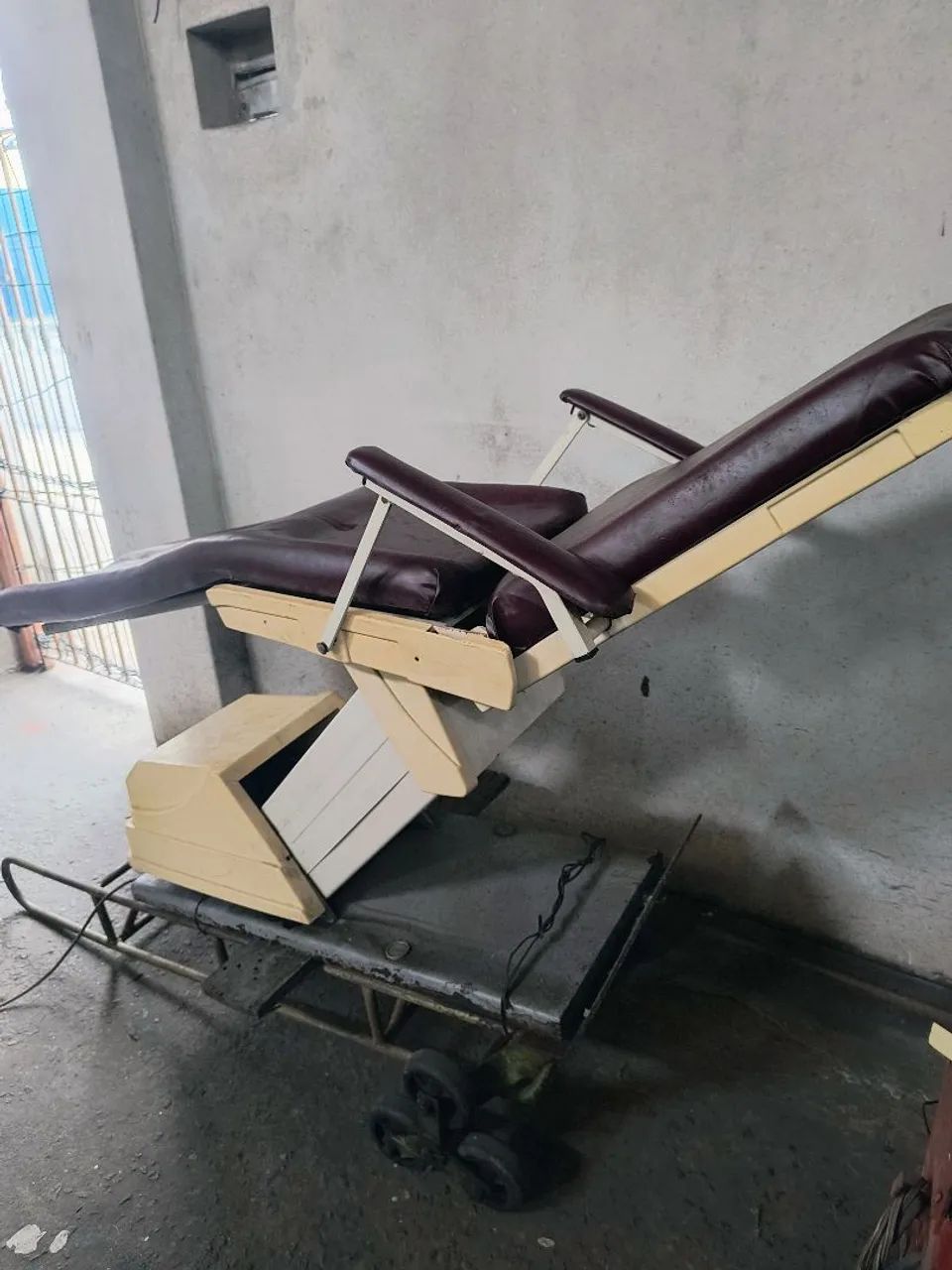 Cadeira para esteticista ,tatuador hidráulica 