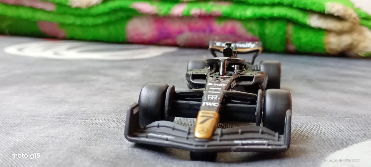 Carrinho fórmula 1 MC Mercedes e Red Bull  - Foto 4