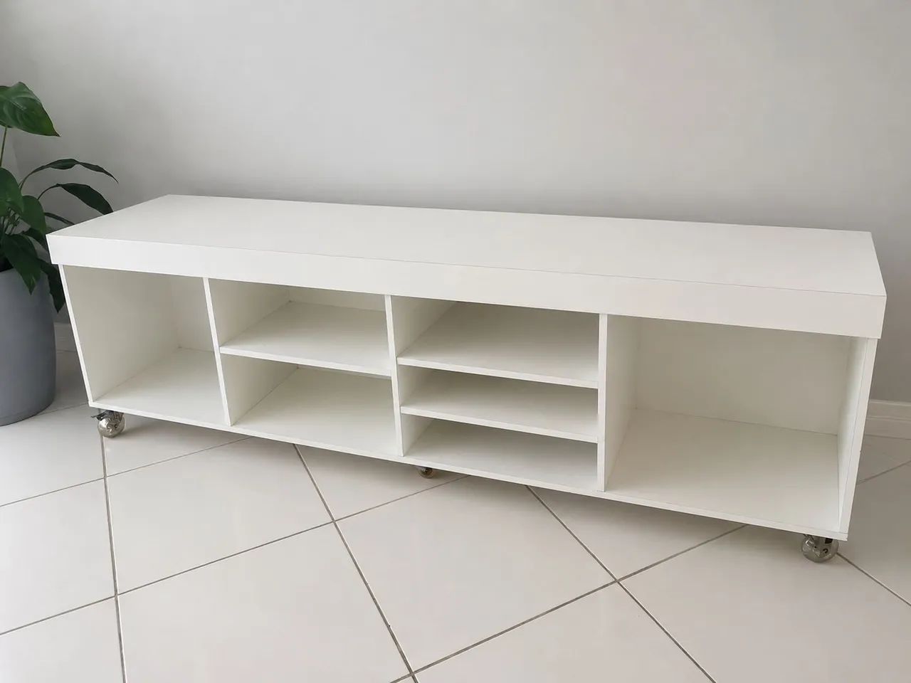 Rack branco para sala