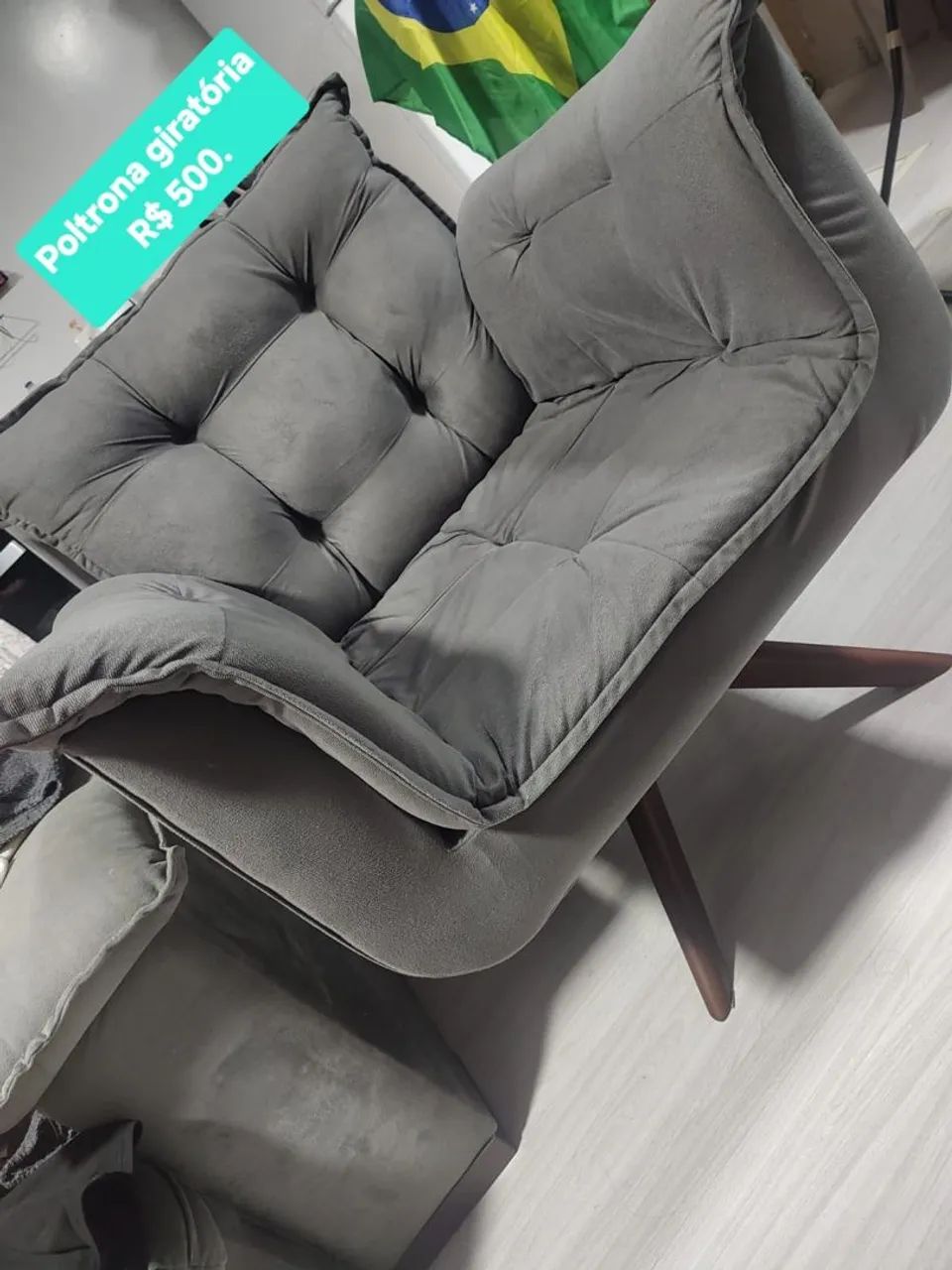 Vendo Poltrona Giratória 