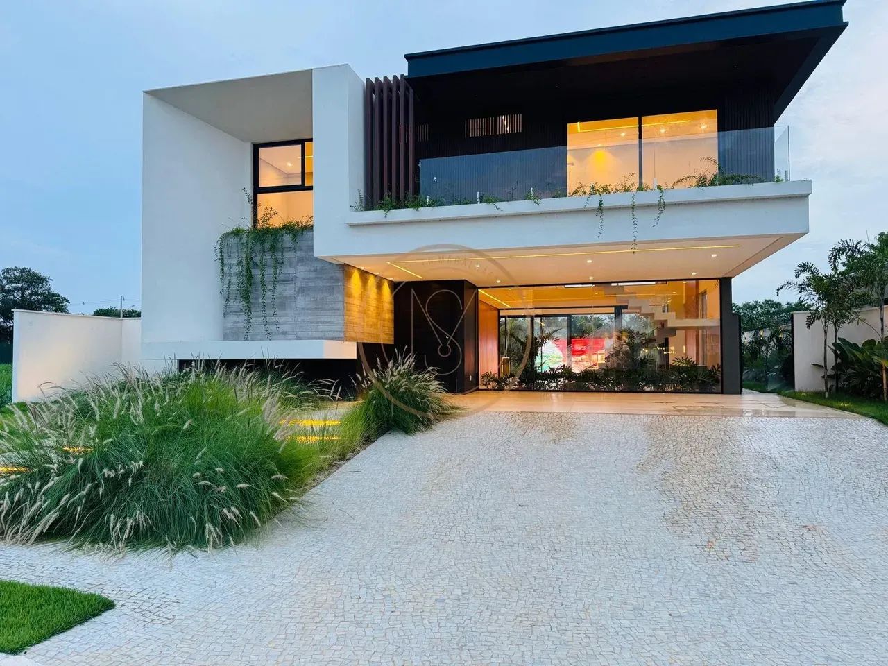 Sobrado ALTO padrão - 4 suítes | 350m² | Caribe Golf - Foto 2