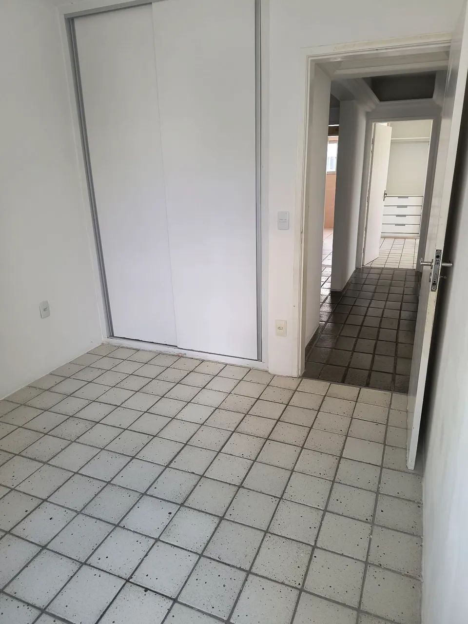 Alugo apt 120 m,  3 qrt 1st, Boa Viagem perto do Bode entre amigos - Foto 5