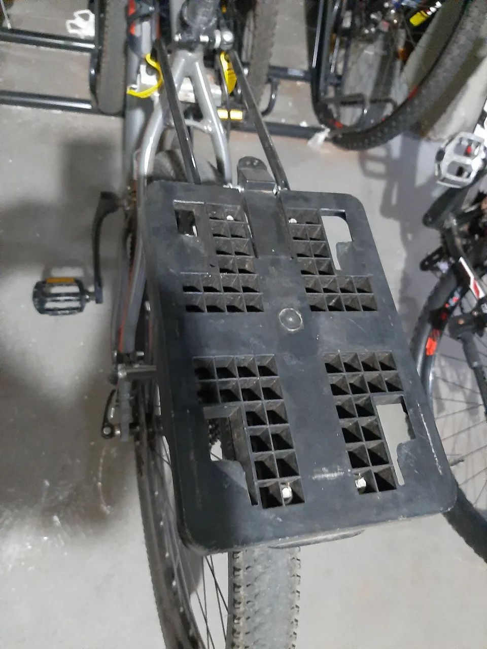 Cadeirinha traseira para bike - Foto 4