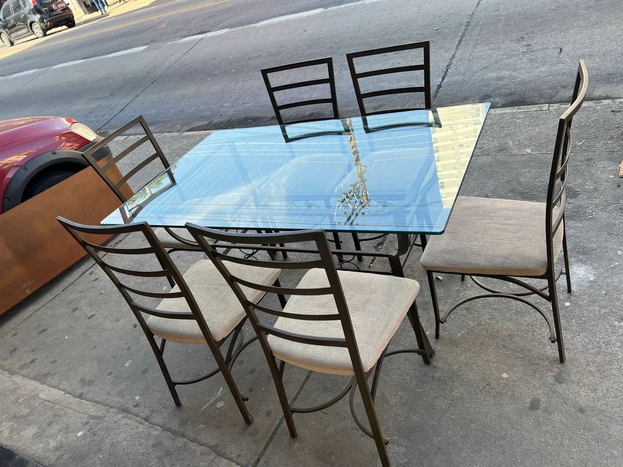 Mesa de Jantar com Tampo de Vidro e 6 Cadeiras - Foto 2