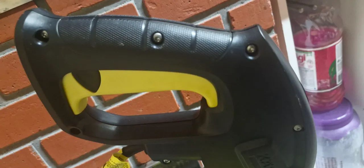 Lavadora de alta pressão Karcher - Foto 4