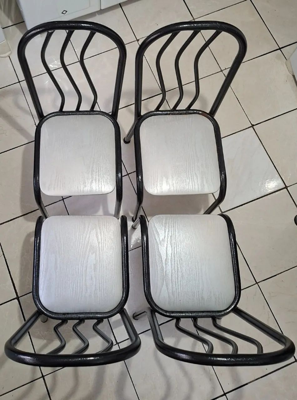 Mesa de Cozinha ou Jantar com 4 Cadeiras - Foto 2