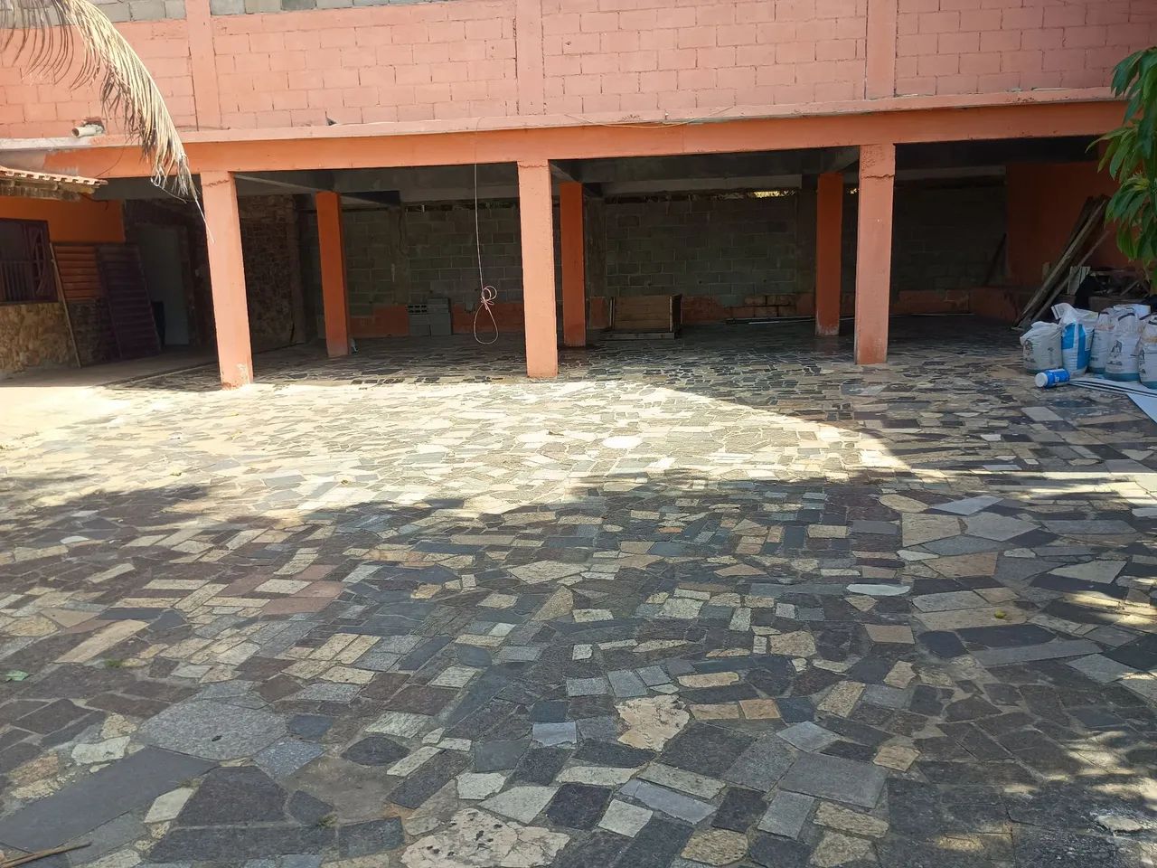 Aluguel de casa grande com piscina  - Foto 2