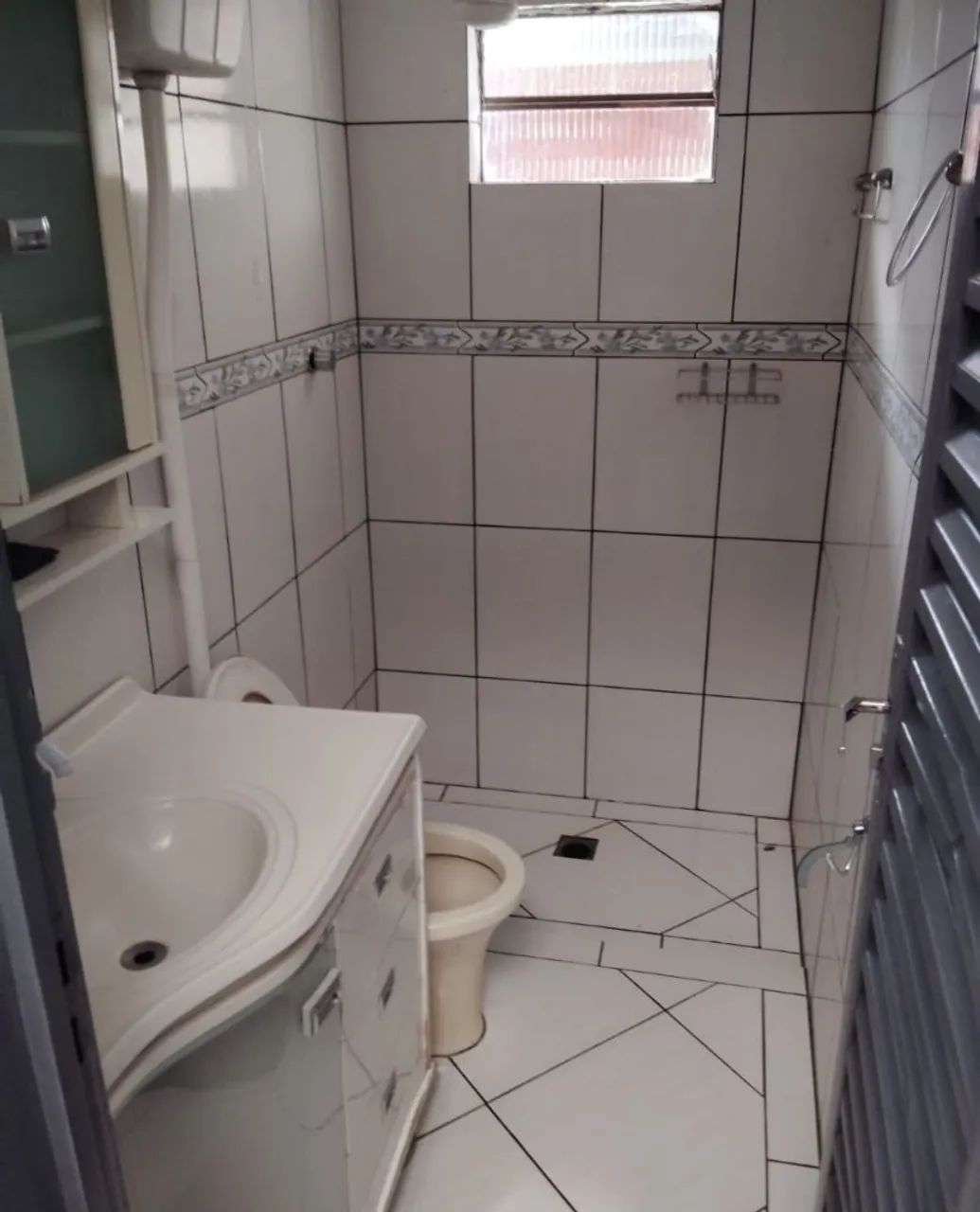 Vendo casa mixta, madeira e alvenaria - Foto 4