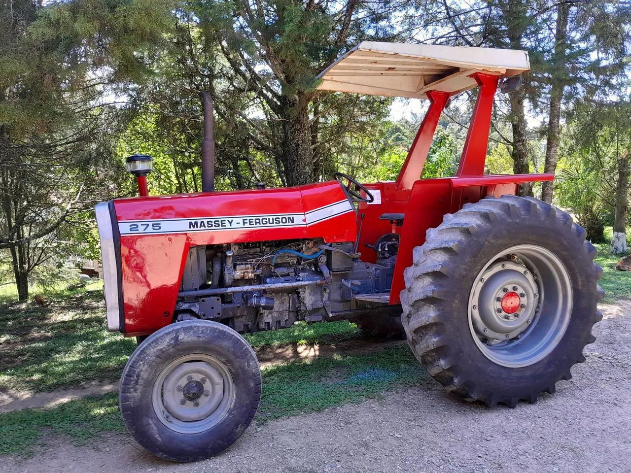 Trator massey Ferguson 275