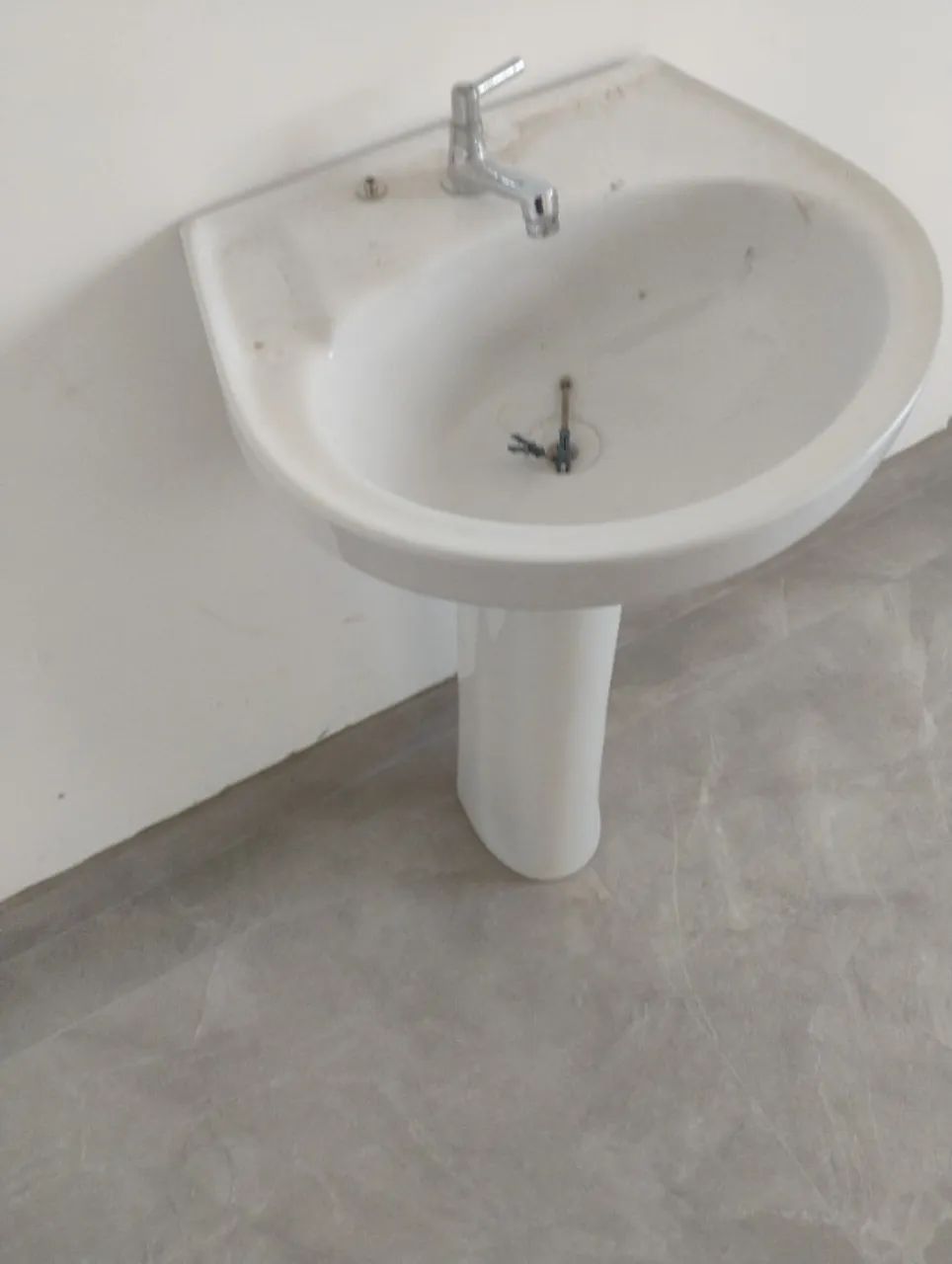 Bathroom sink64962159973377123