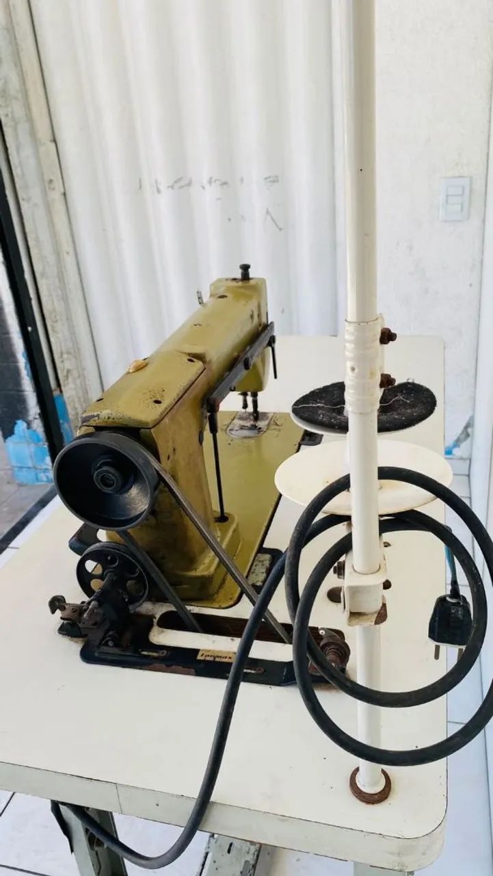 Máquina singer reta  - Foto 5