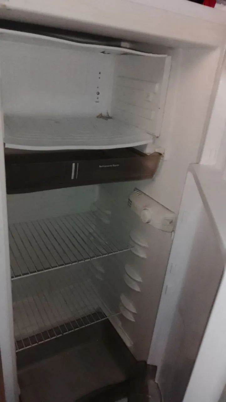 Vendo geladeira gelando perfeitamente