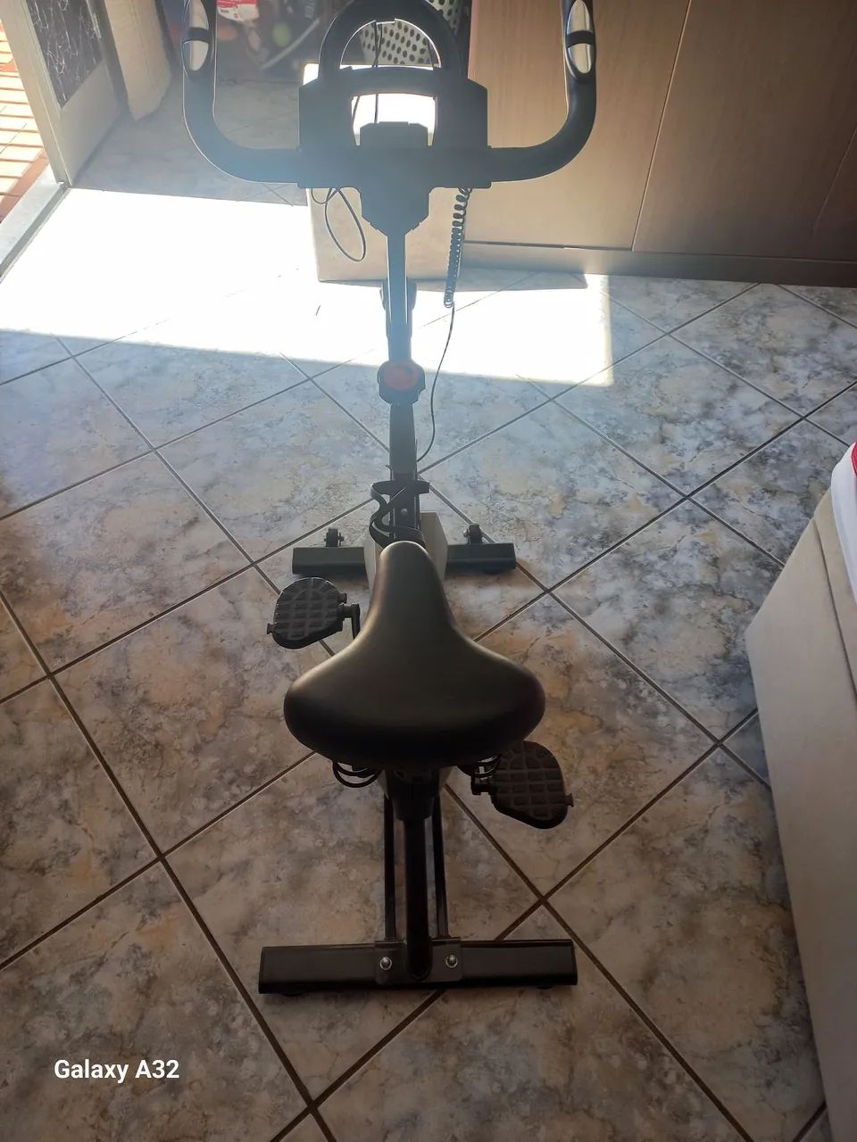 Bicicleta ergométrica nova pouco uso - Foto 4