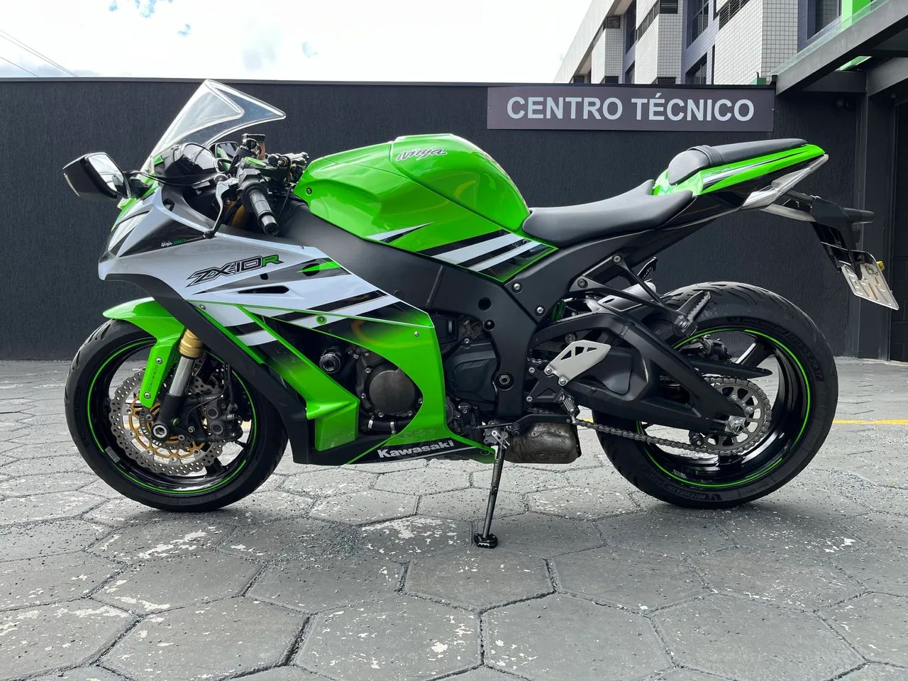 Kawasaki Zx-10/ Zx-10r 1000cc 2015 - 1490177611 | OLX
