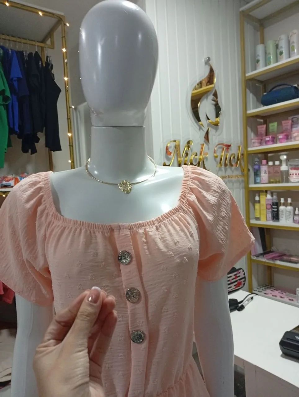 Vestido midi elegante em alfaiataria premium