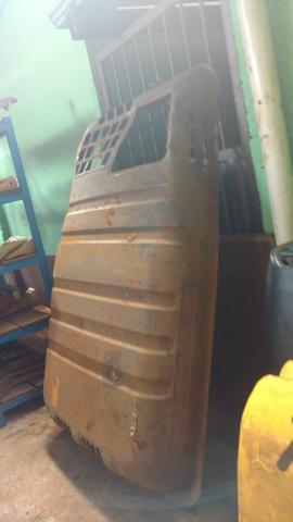 CJ. soldado capuz do motor E215B New Holland p/n *