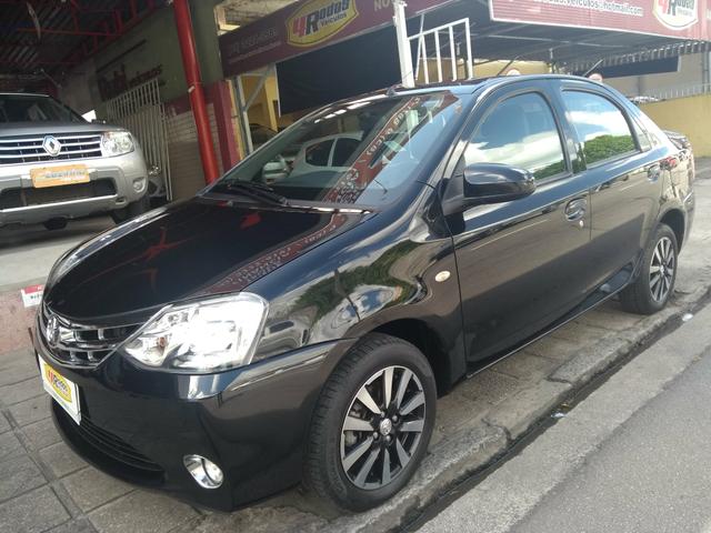 Etios sedan platinum 1.5 flex