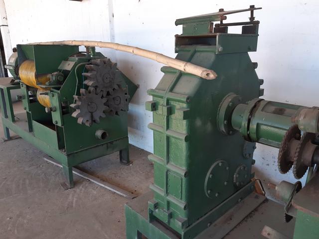 Vende se 2 conjuntos de moenda