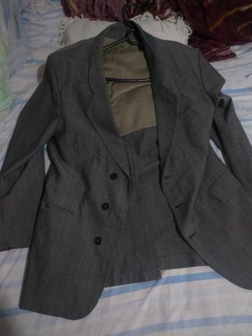 Terno: Calça N° 36 e Blazer N° 42 . Blazer preto: N° 44 + 2 gravatas - Foto 2