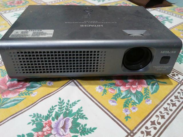 Projetor Hitachi com lâmpada quieimada - Foto 3