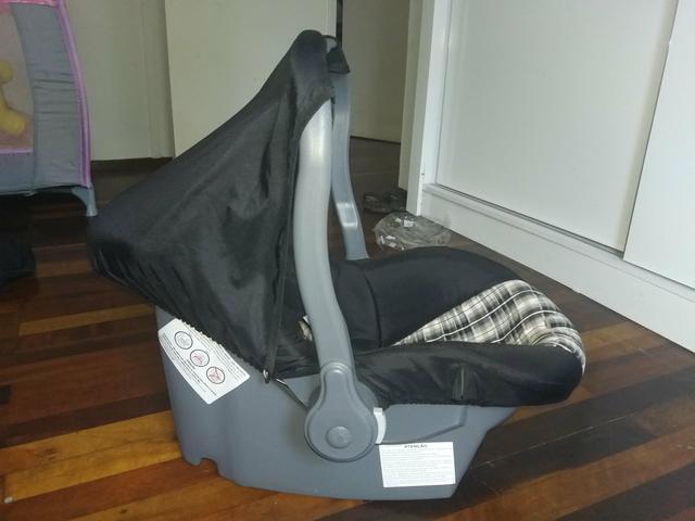 Bebê conforto + saída de maternidade + tocas