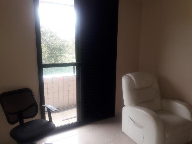 Excelente Apto. de 4 suítes sendo uma Master com Closet na Ponta Negra. - Foto 14