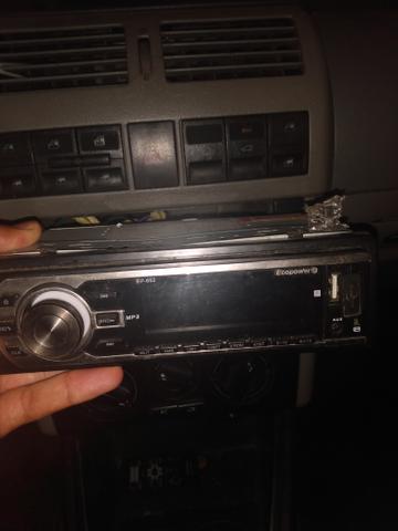 Rádio com Bluetooth e pendrive