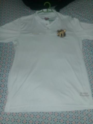Vendo três blusas do Ceará sendo duas primeira linha e a outra original regata
