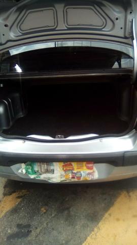 Renault Clio Sedan - Foto 8