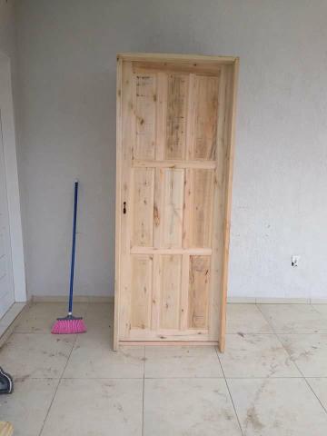Porta externa de segunda 80/210 eucalipto