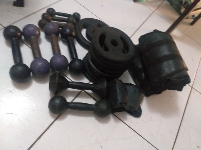 Vende-se itens para treino, Bom estado, preços na descrição