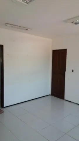 Salas comerciais no Centro (Rua de Santana)
