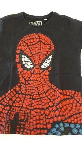 Camiseta Infantil Preta do Homem Aranha - tam. 6 seminova