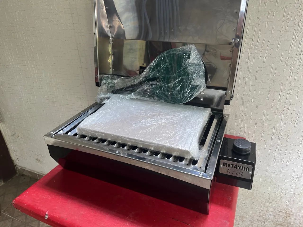 Churrasqueira portátil de aço inox a bafo, gourmet e forno de pizzas - Foto 5