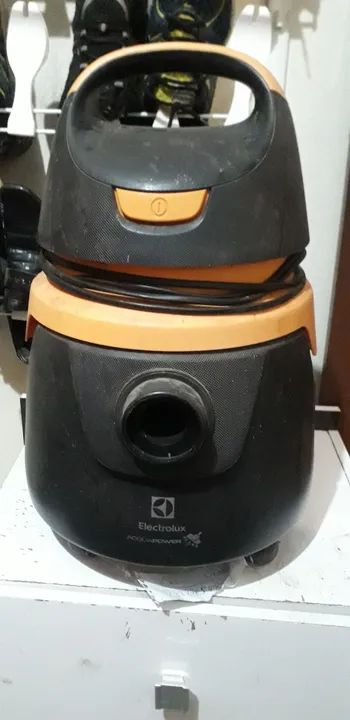 Aspirador de Pó Electrolux 1200W - Usado