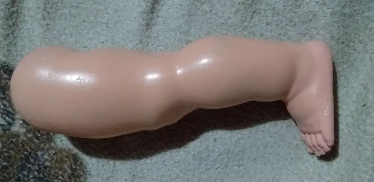 Perna esquerda de boneca antiga beijoca da estrela anos 60 70