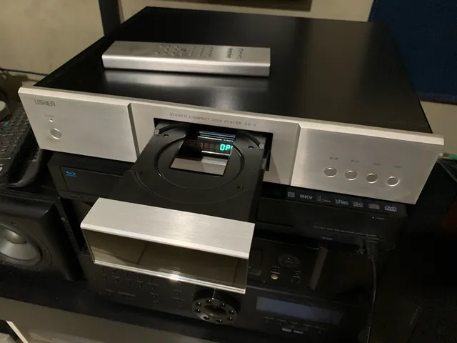 Usher CD-1 - CD Player High-End em Excelente Estado