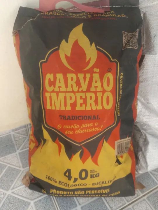 Carvão 4 kg por $20 reais , entregas gratuita pra revendedores - Foto 4