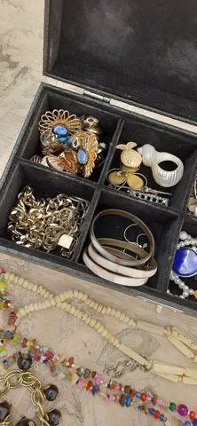 Lote Bijus vintages LEIA A DESCRIÇÃO  - Foto 6